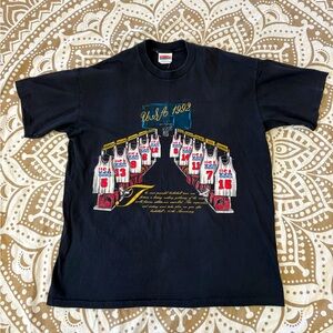 USA 1992 Olympic Dream Team Basketball Vintage Black Graphic T-Shirt